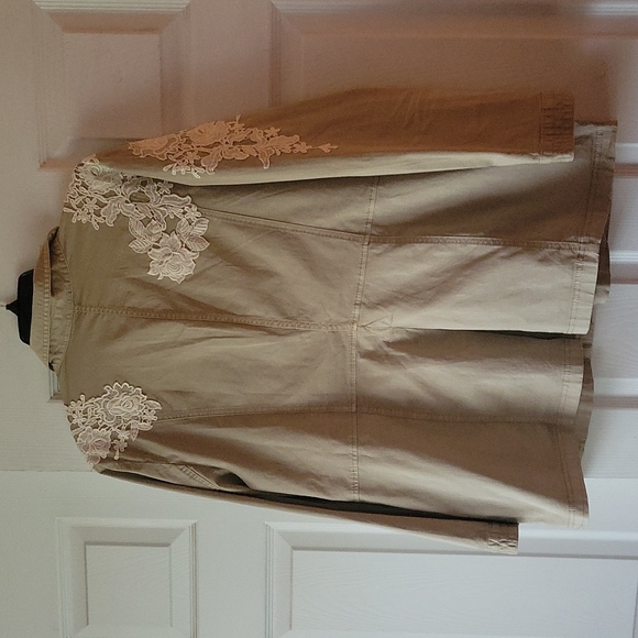 Chicos floral applique tan utility jacket size xl - Picture 10 of 16